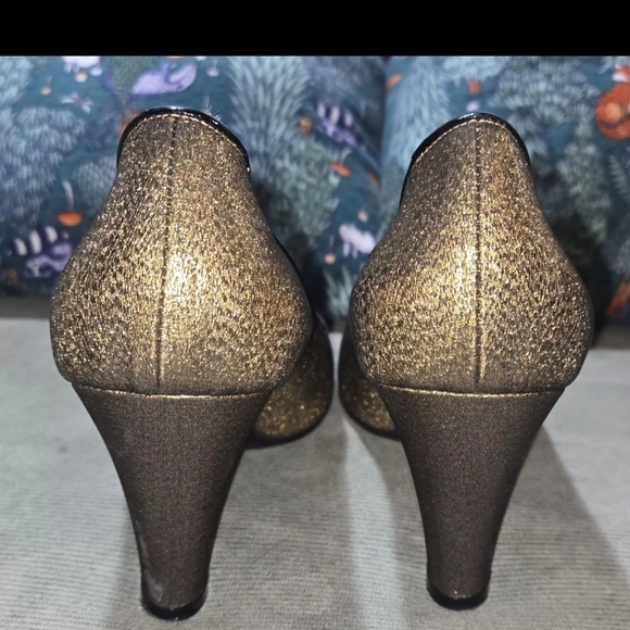 Marc Jacobs Metallic Gold US 9/ EU 39.5 pumps - Picture 9 of 9